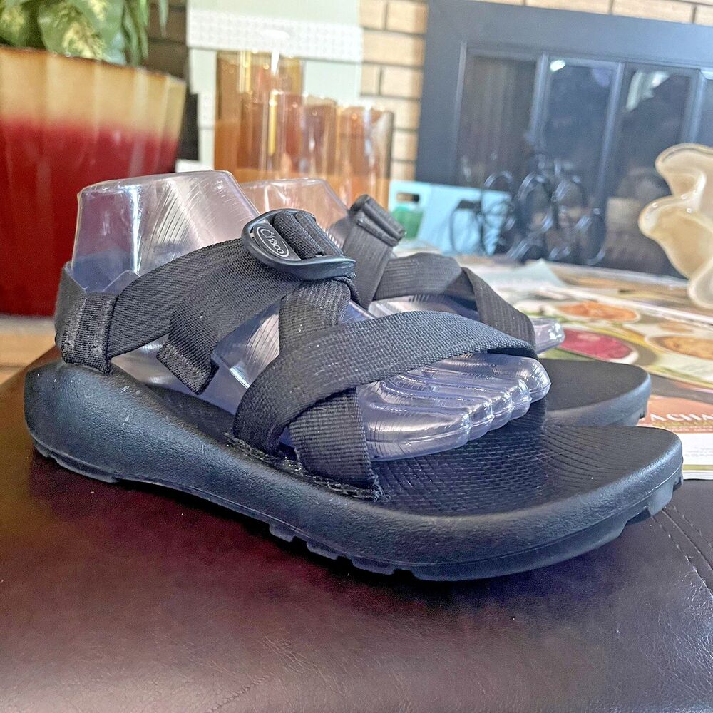 Chaco Z/volv mens sandals black strappy water resistant comfort outdoor Size 9